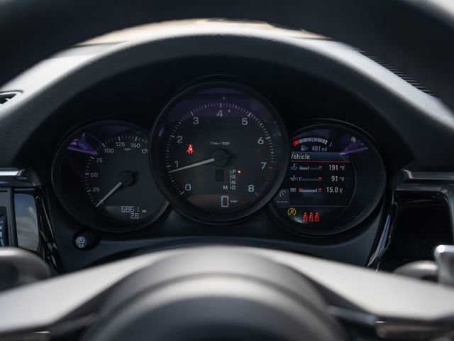 Certified 2026 Porsche Macan AWD/4WD image 24
