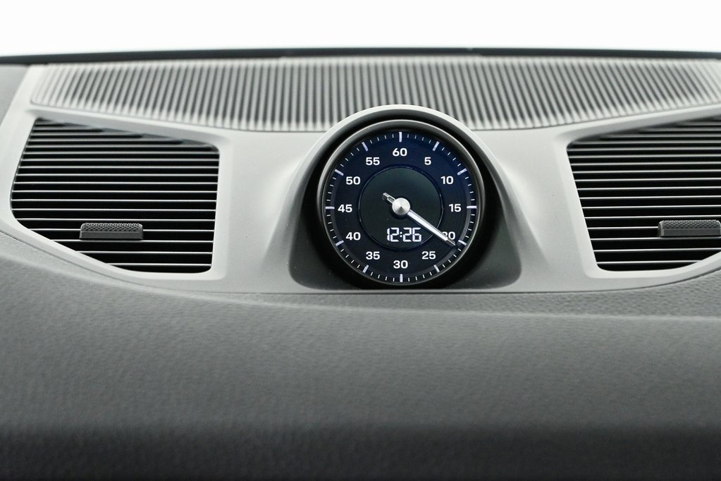 Used 2025 Porsche Cayenne Coupe image 19