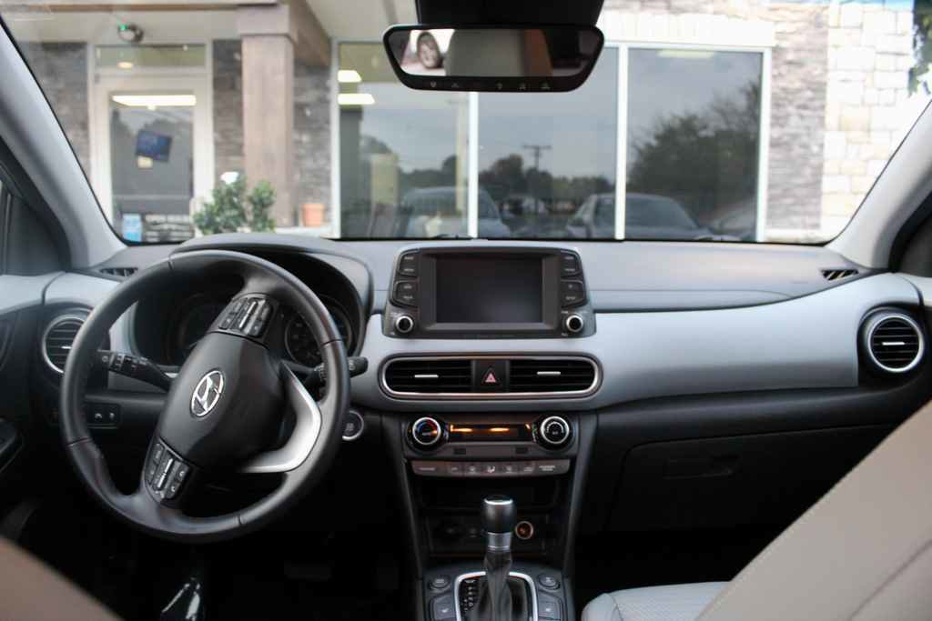 Used 2021 Hyundai Kona Limited w/ Cargo Package image 24