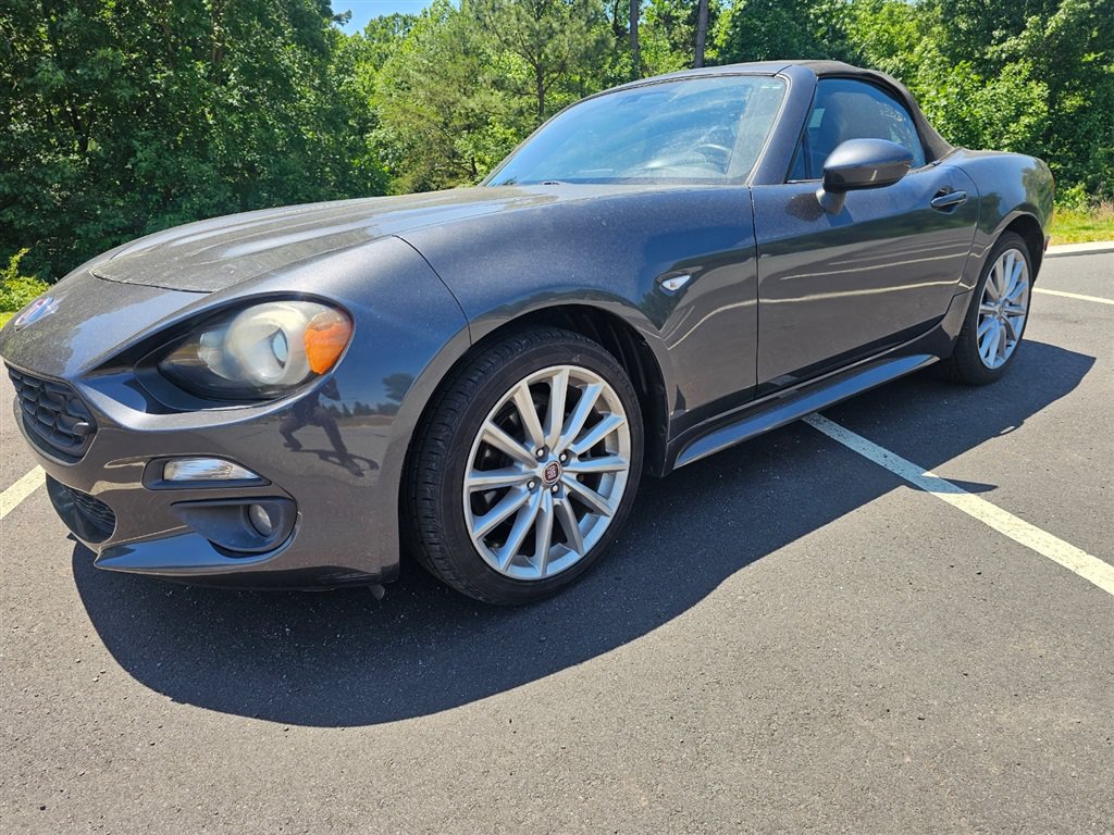 Used 2017 FIAT 124 Spider Lusso RWD image 1