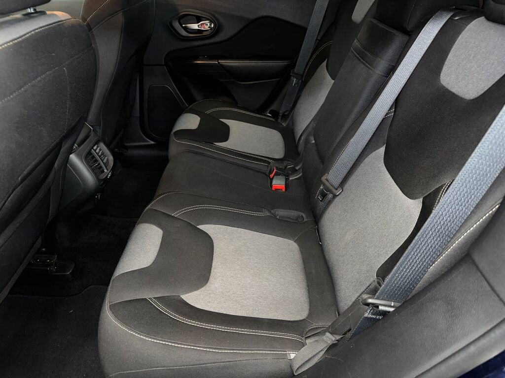 Used 2014 Jeep Cherokee Latitude image 15