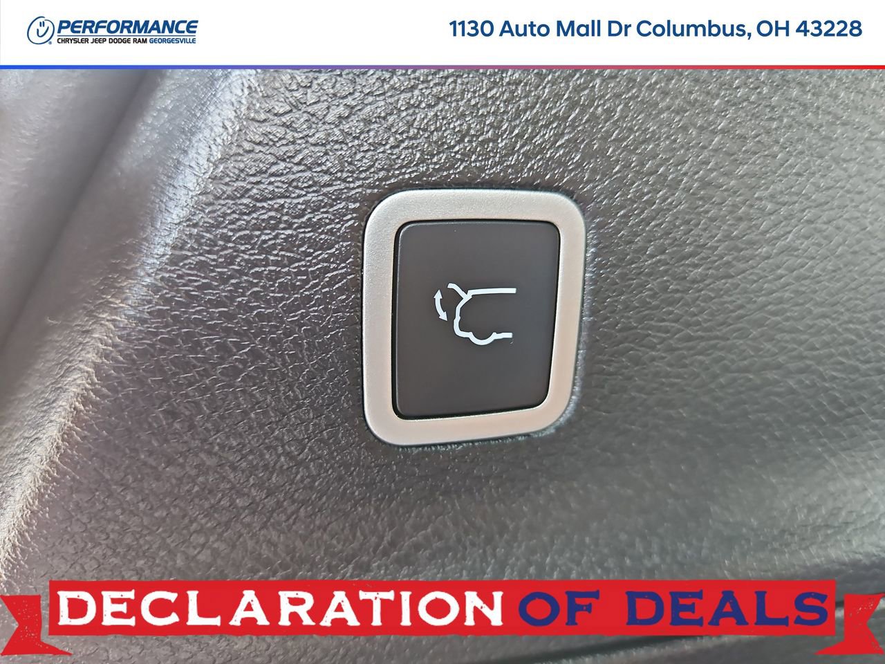 New 2026 Chrysler Pacifica Select FWD image 12