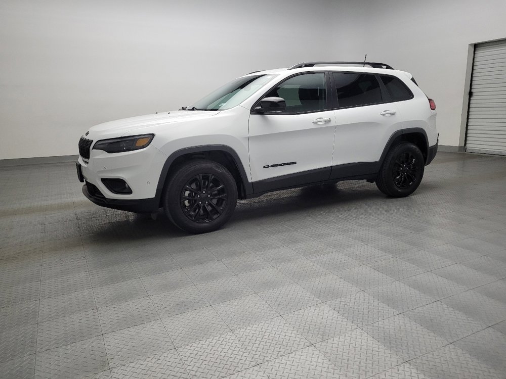 Used 2023 Jeep Cherokee Altitude Lux image 2