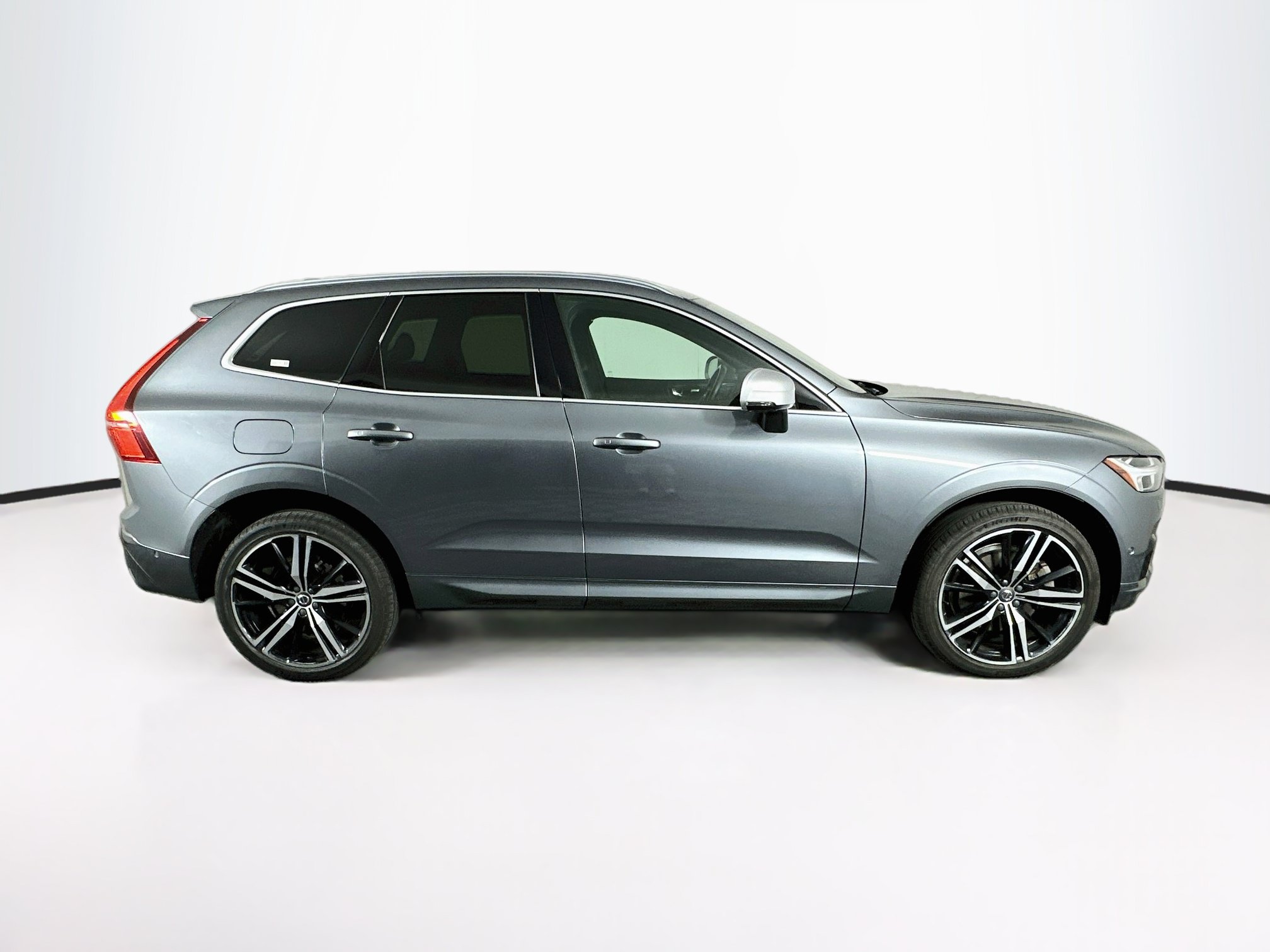 Used 2019 Volvo XC60 T8 R-Design AWD/4WD image 31
