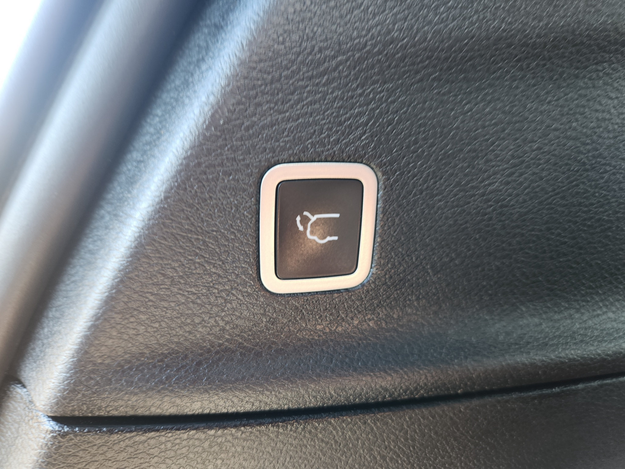 Used 2025 Chrysler Pacifica Select FWD image 17
