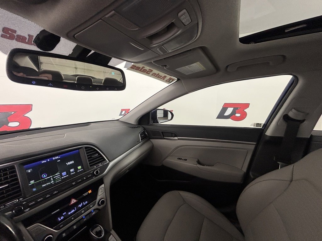 Used 2017 Hyundai Elantra Limited w/ Limited Tech Package 04 image 29