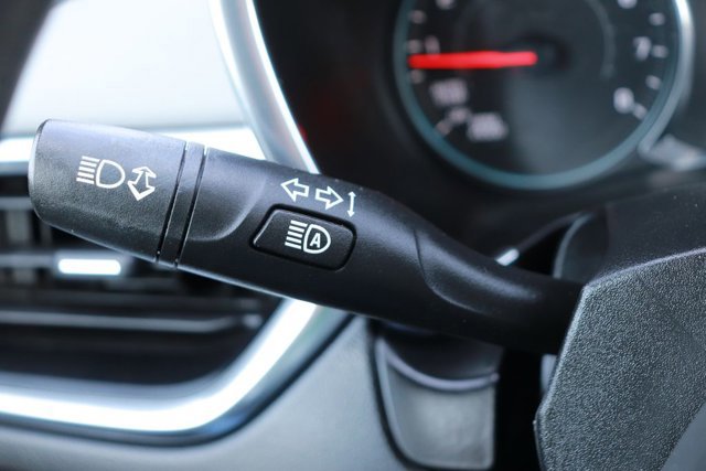 Used 2020 Chevrolet Equinox LT FWD image 19