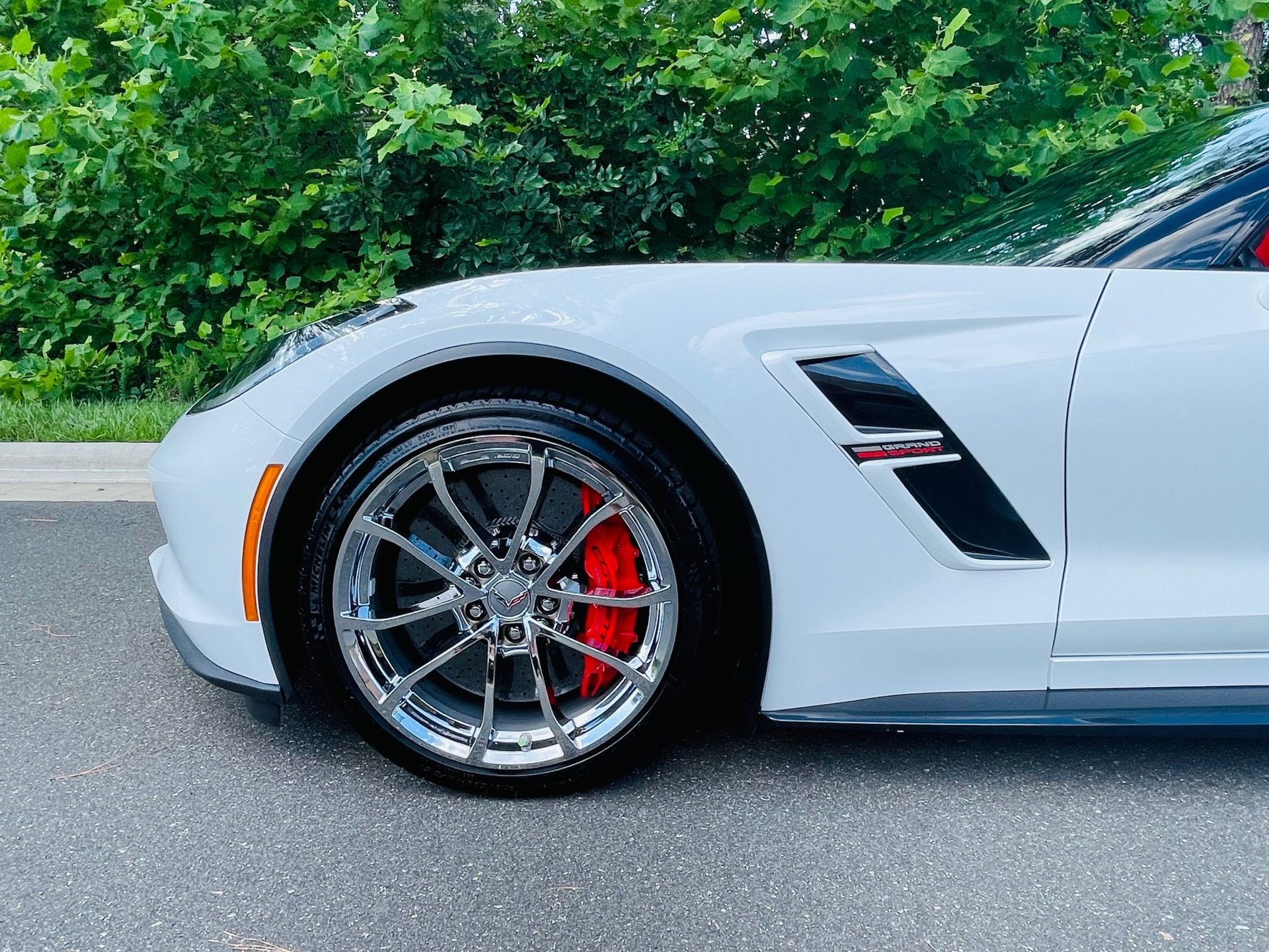 Used 2017 Chevrolet Corvette Grand Sport w/ Z07 Performance Package RWD image 8