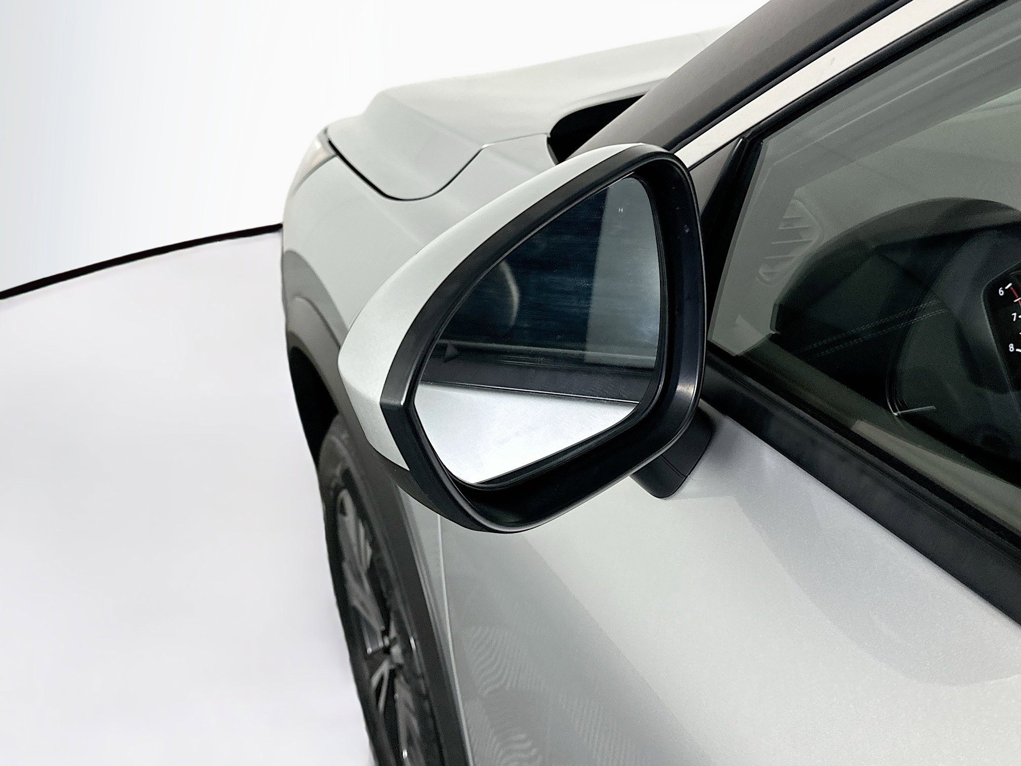 Used 2023 Nissan Rogue SV image 16