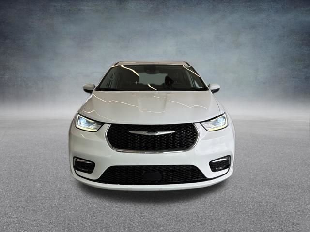 Used 2023 Chrysler Pacifica Touring-L image 14