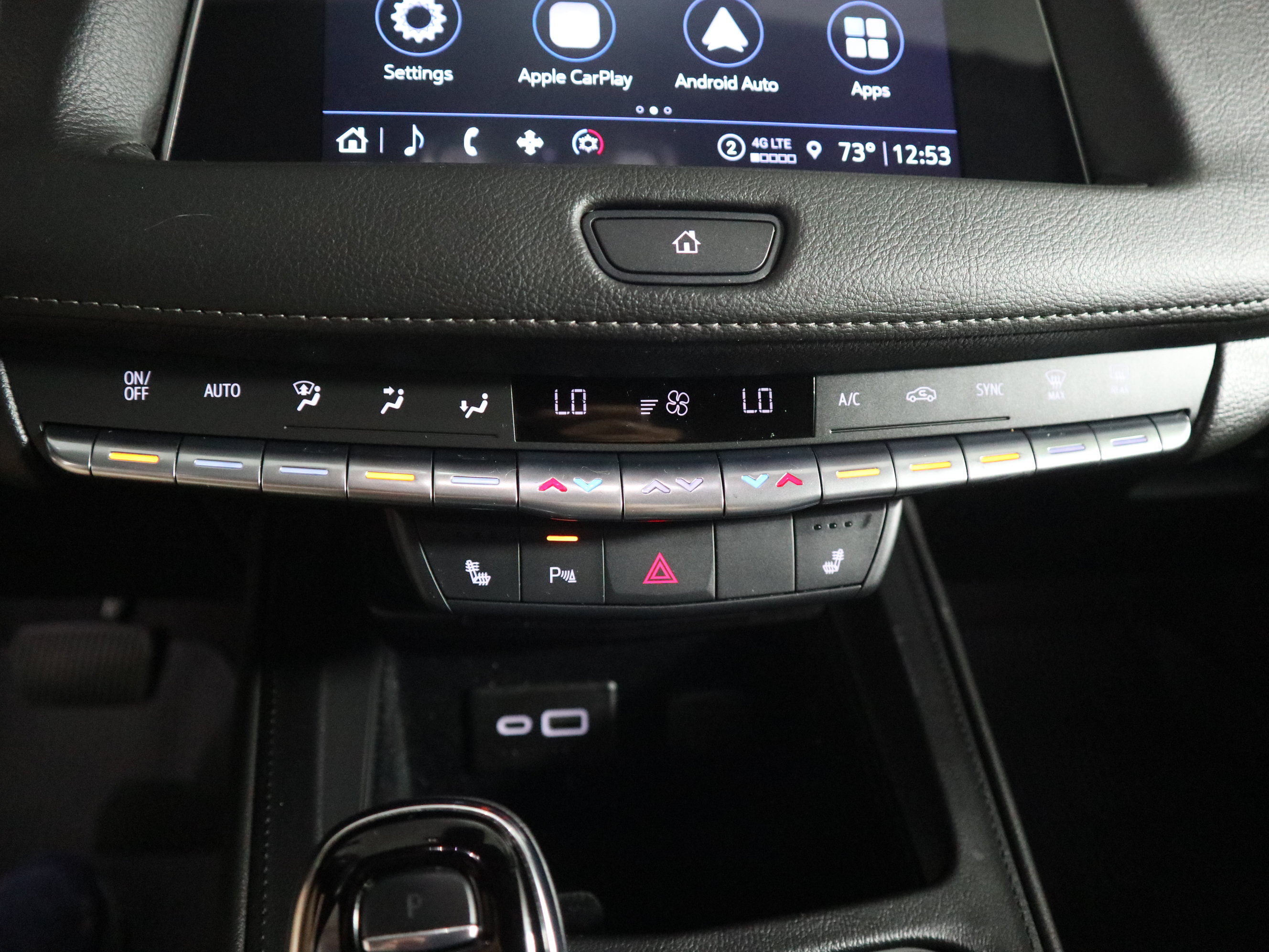 Used 2023 Cadillac XT4 Luxury w/ Cold Weather Package FWD image 33