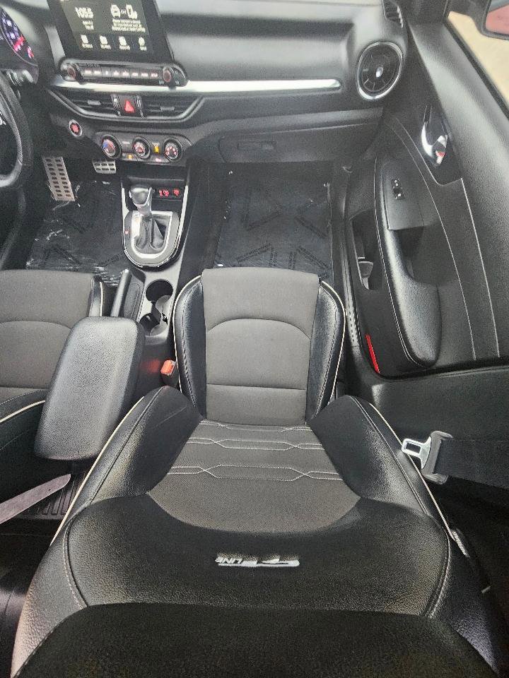 Used 2021 Kia Forte GT-Line w/ GT-Line Premium Package image 17