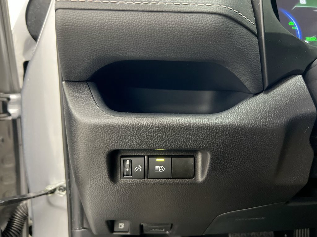Used 2025 Toyota RAV4 LE AWD/4WD image 19