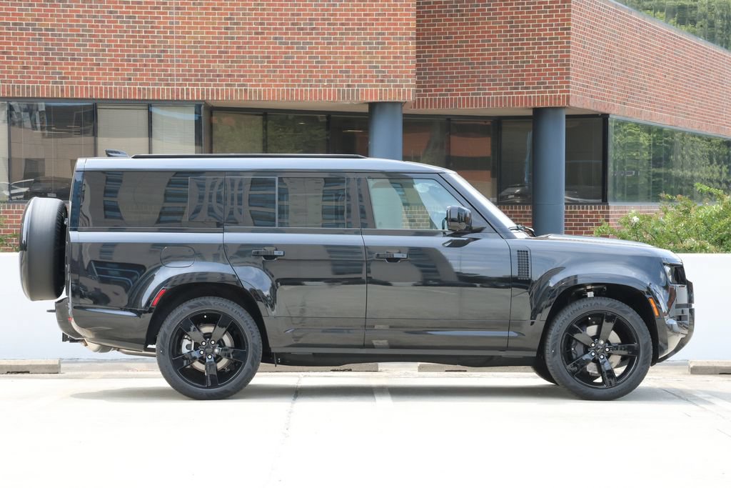 New 2026 Land Rover Defender 130 X-Dynamic SE AWD/4WD image 3