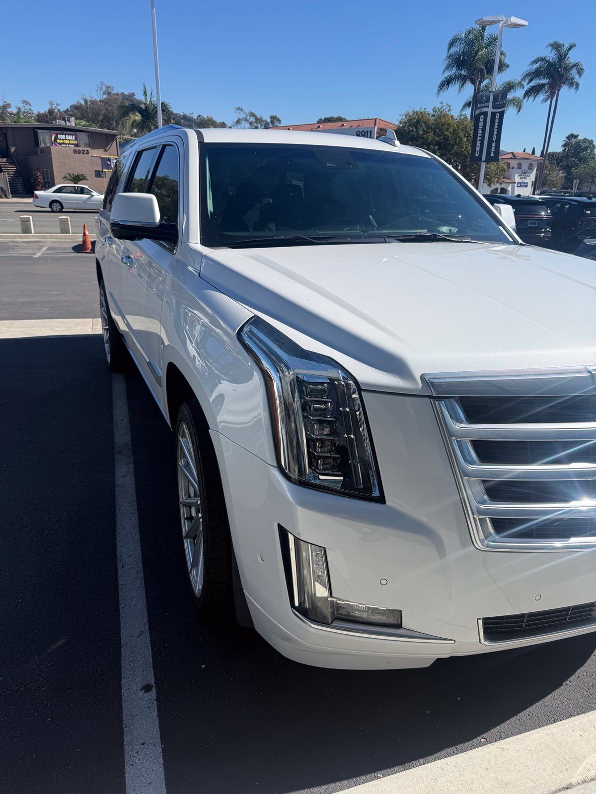 Used 2019 Cadillac Escalade ESV Premium Luxury RWD image 11