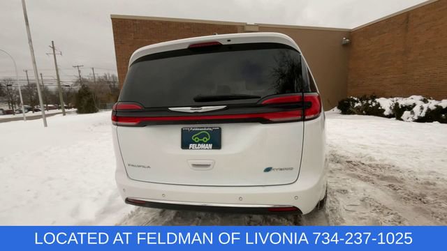 Used 2023 Chrysler Pacifica Limited image 7