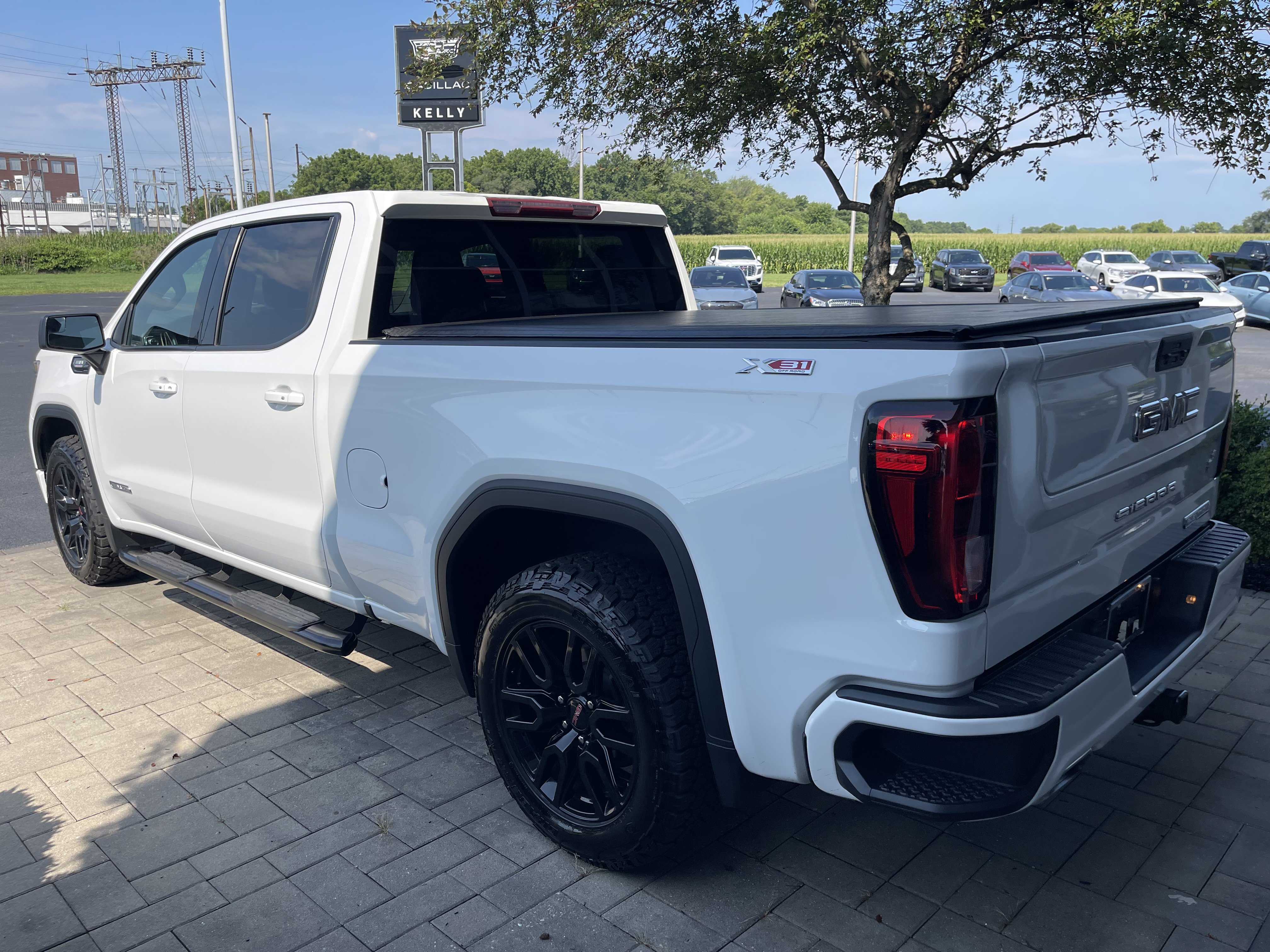 Used 2021 GMC Sierra 1500 Elevation w/ X31 Off-Road Package AWD/4WD image 6
