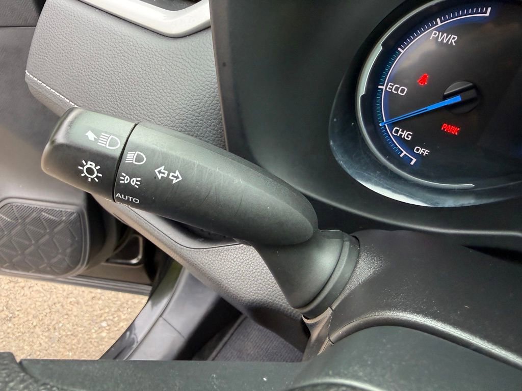 Certified 2025 Toyota RAV4 XLE image 32