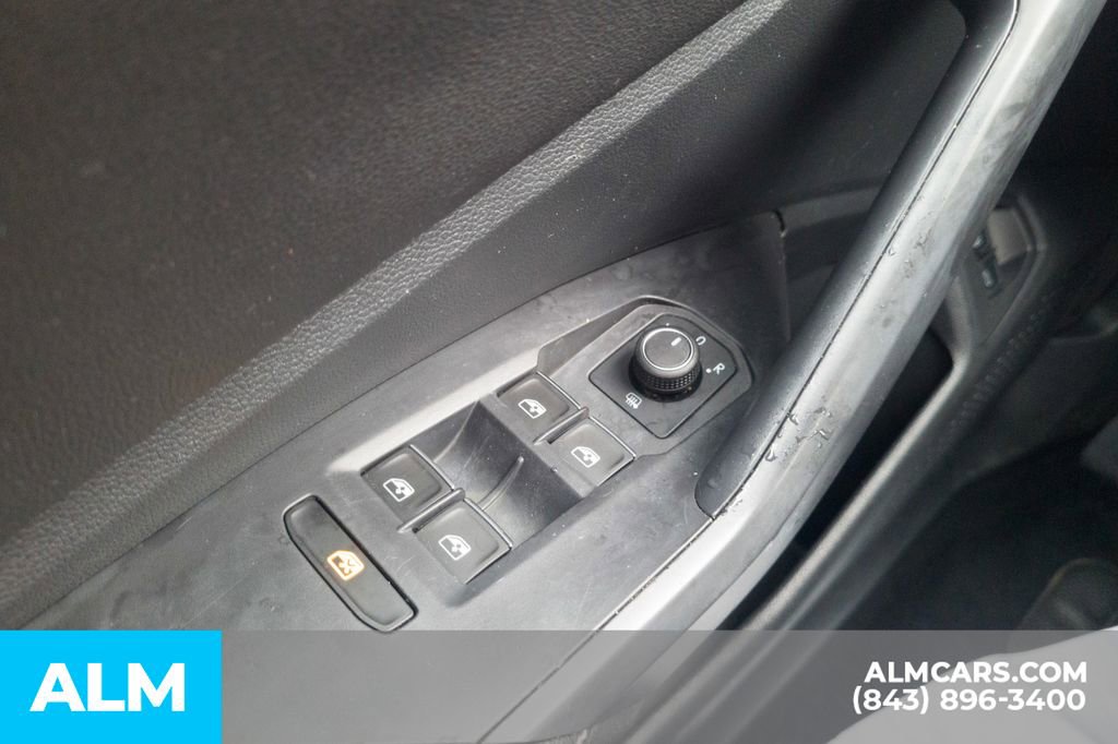 Used 2024 Volkswagen Jetta SE image 33