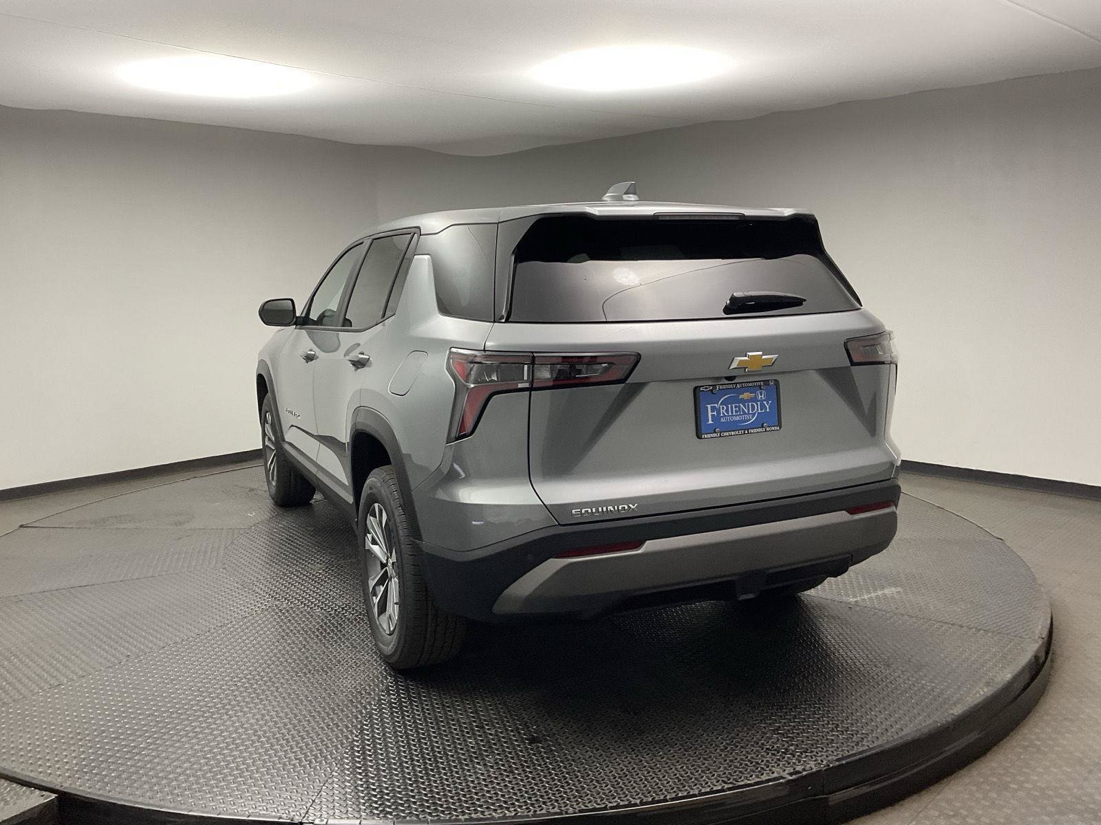 New 2027 Chevrolet Equinox LT FWD image 5