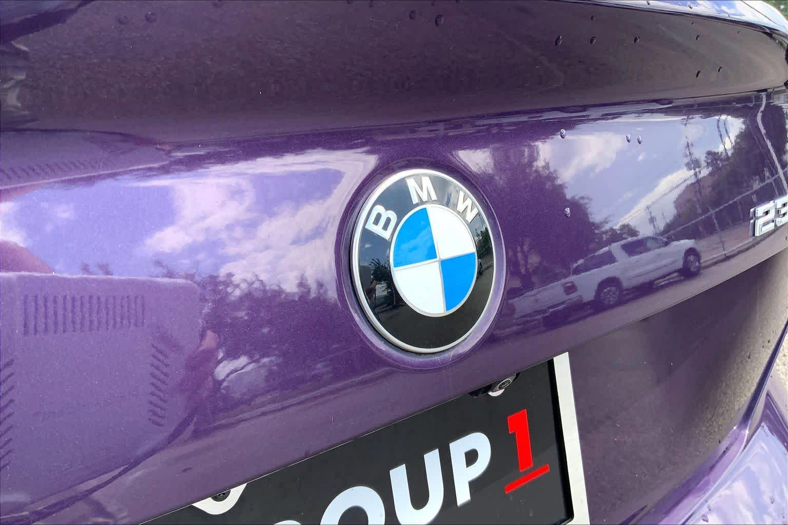 Used 2023 BMW 230i Coupe w/ Convenience Package RWD image 10