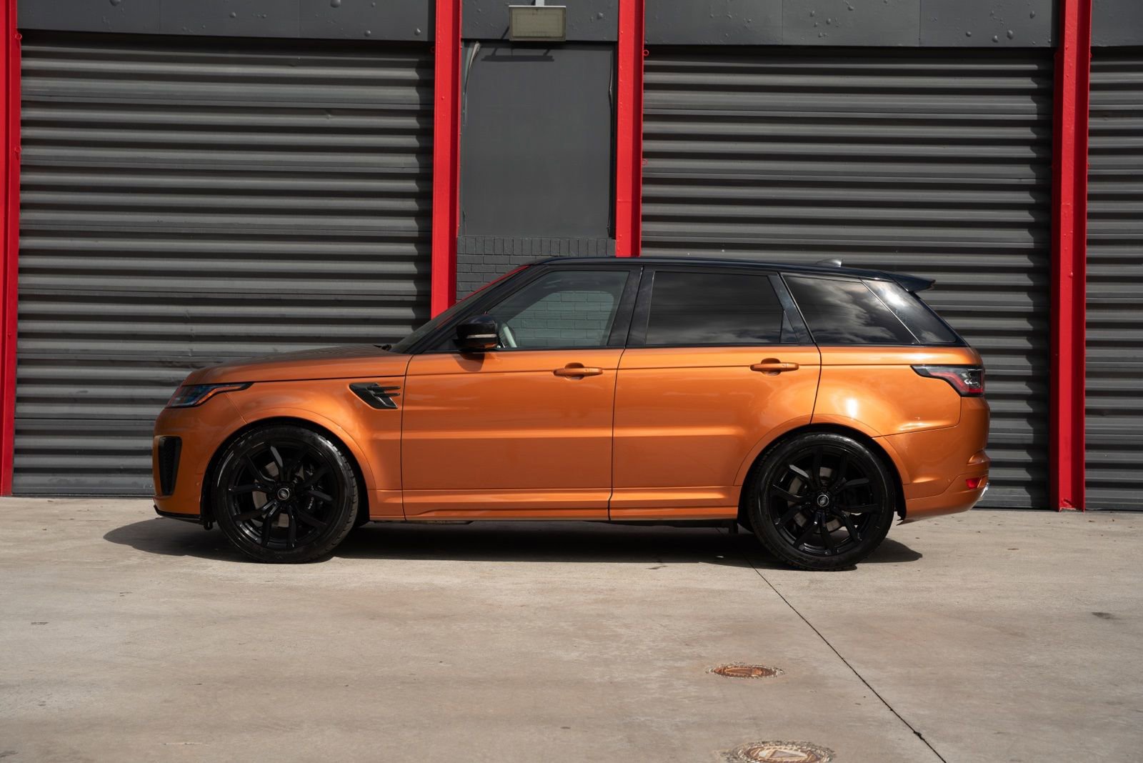 Used 2020 Land Rover Range Rover Sport SVR image 4