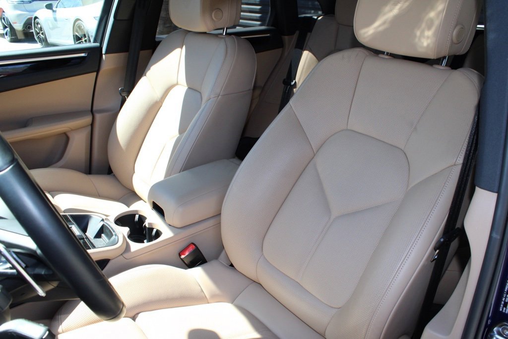 Used 2025 Porsche Macan image 5