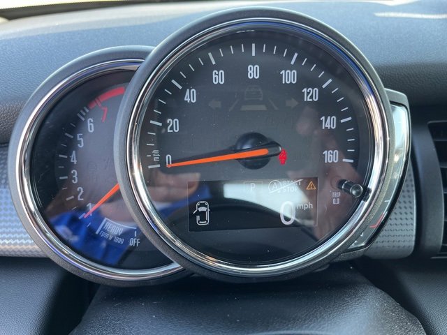 Used 2021 MINI Cooper 2-Door Hardtop image 12
