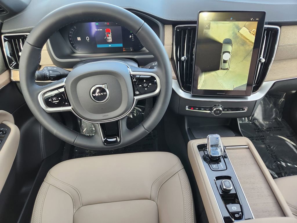 New 2026 Volvo XC90 T8 Plus w/ Protection Package Premier image 2