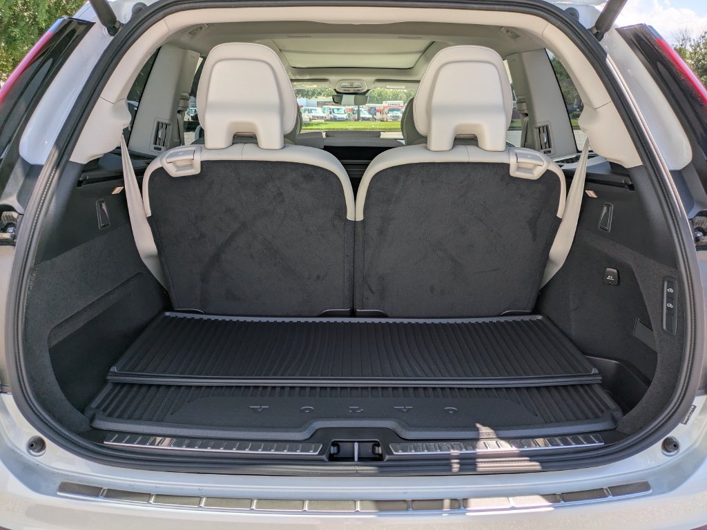 New 2026 Volvo XC90 T8 Ultra w/ Protection Package Premier AWD/4WD image 13
