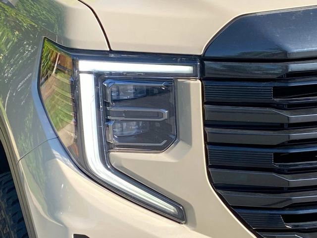 Used 2022 GMC Sierra 1500 AT4 w/ AT4 Premium Package AWD/4WD image 4