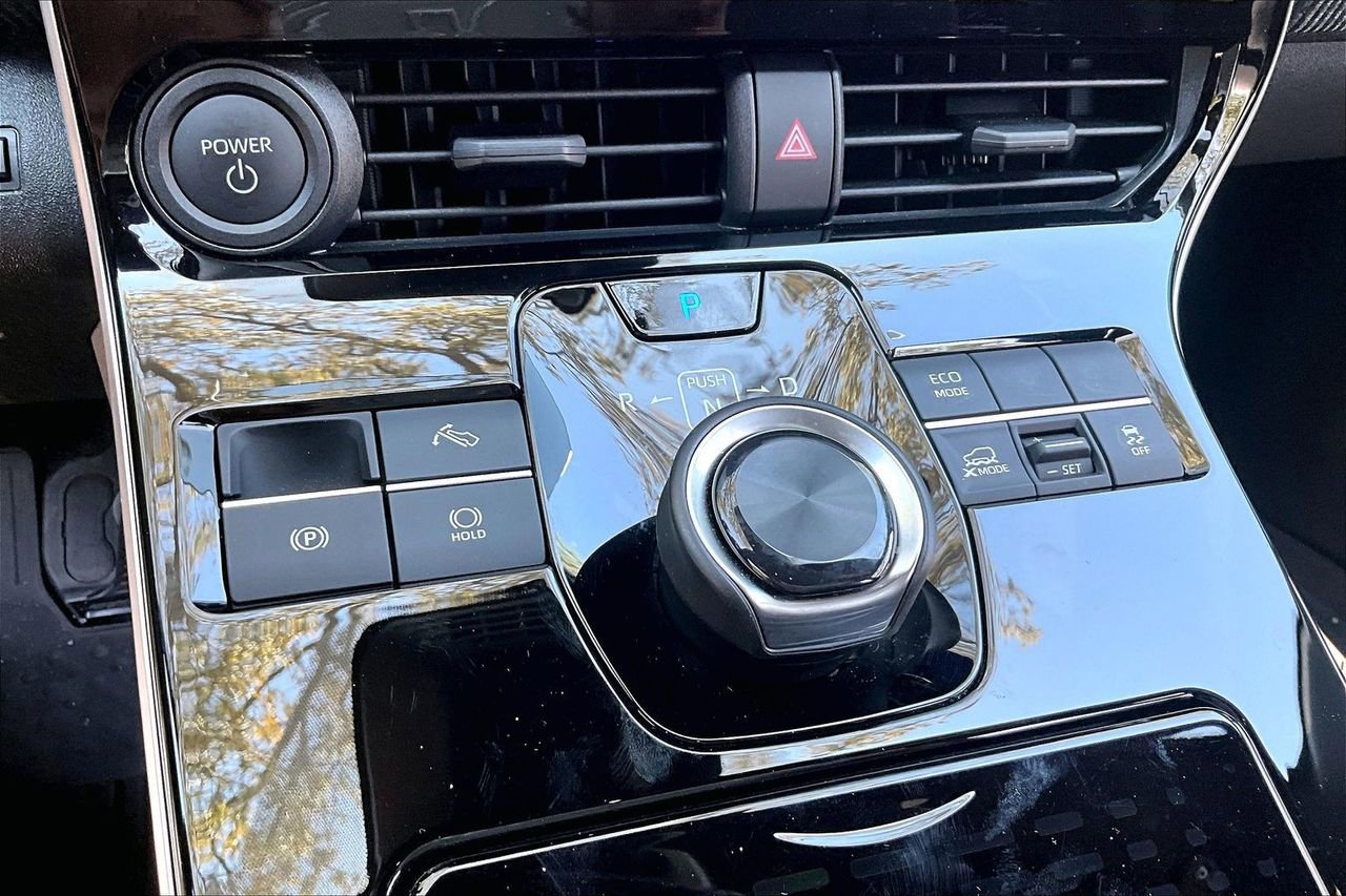 Used 2025 Toyota bZ4X AWD image 26