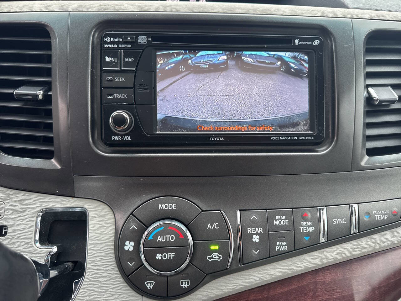 Used 2012 Toyota Sienna XLE image 12