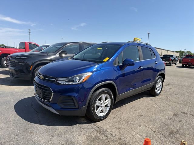 Certified 2017 Chevrolet Trax LT w/ LT Convenience Package AWD/4WD image 2