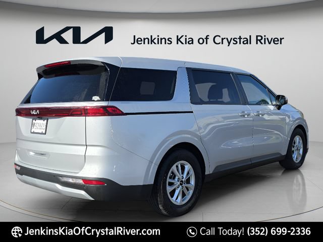 Used 2023 Kia Carnival LX FWD image 7
