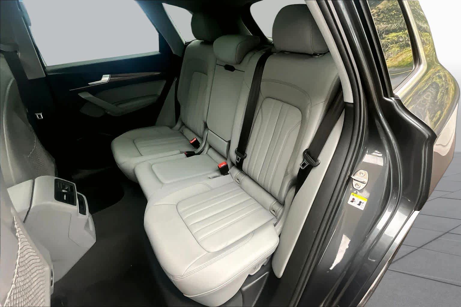 Used 2023 Audi Q5 2.0T Premium Plus w/ Premium Plus Package AWD/4WD image 21