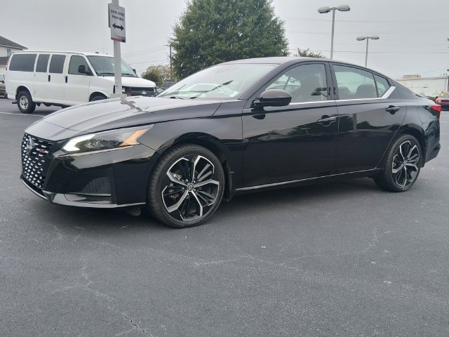 Certified 2023 Nissan Altima 2.5 SR w/ SR Premium Package AWD/4WD image 7
