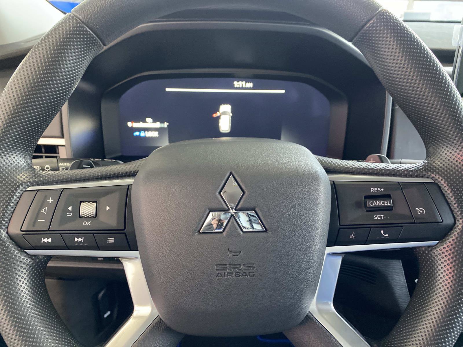 New 2025 Mitsubishi Outlander ES image 12