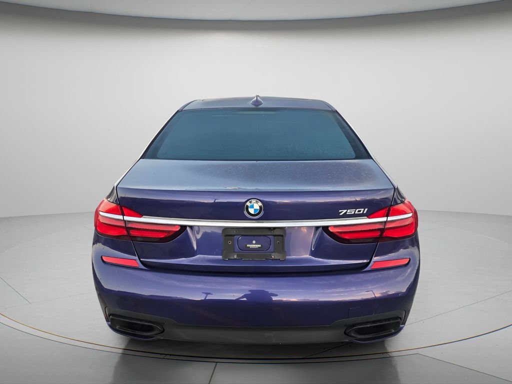 Used 2018 BMW 750i RWD image 4