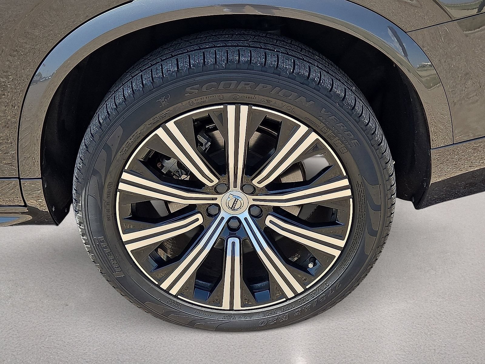 Used 2024 Volvo XC90 B5 Core w/ Protection Package Premier AWD/4WD image 11