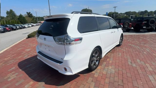 Used 2015 Toyota Sienna SE w/ SE Preferred Package FWD image 2