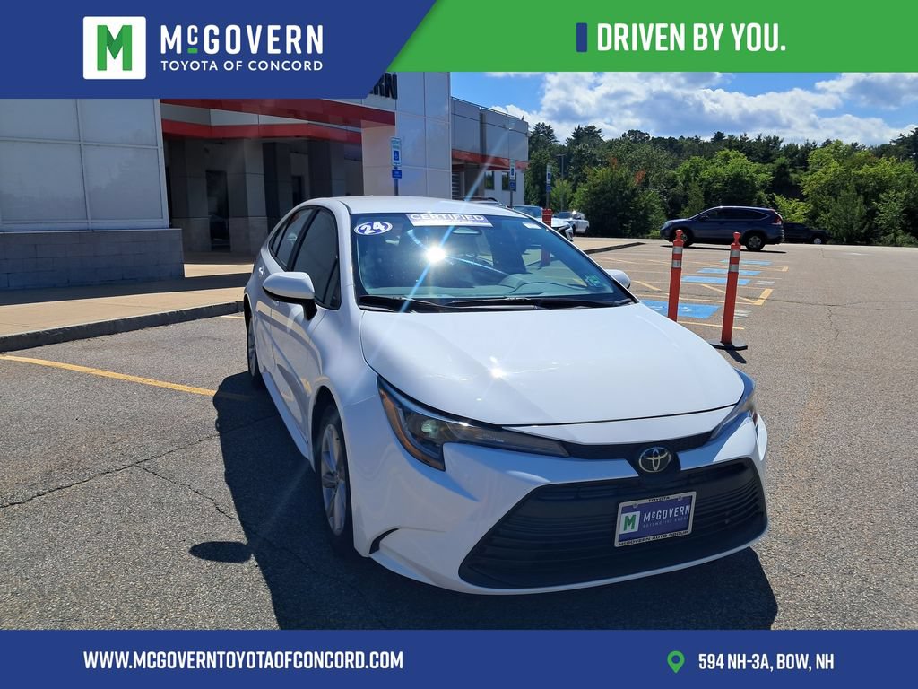 Used 2024 Toyota Corolla LE w/ LE Convenience Package FWD image 9