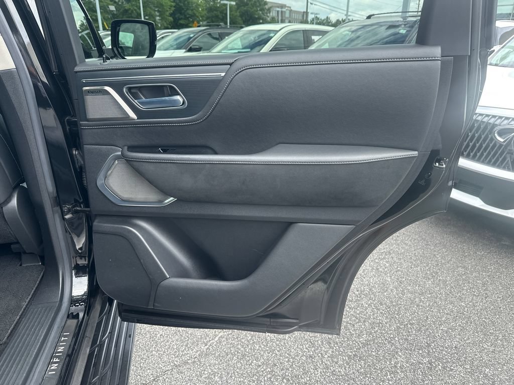 Used 2025 INFINITI QX80 Sensory AWD/4WD image 14