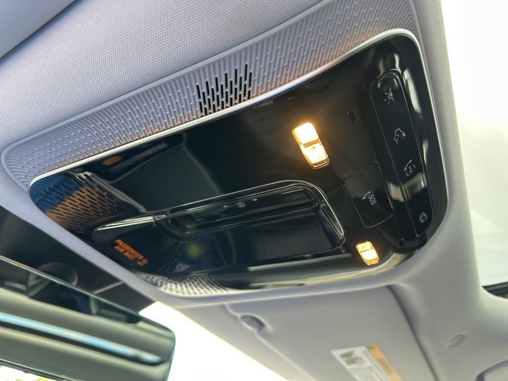 Used 2025 Mercedes-Benz E 350 Sedan image 34