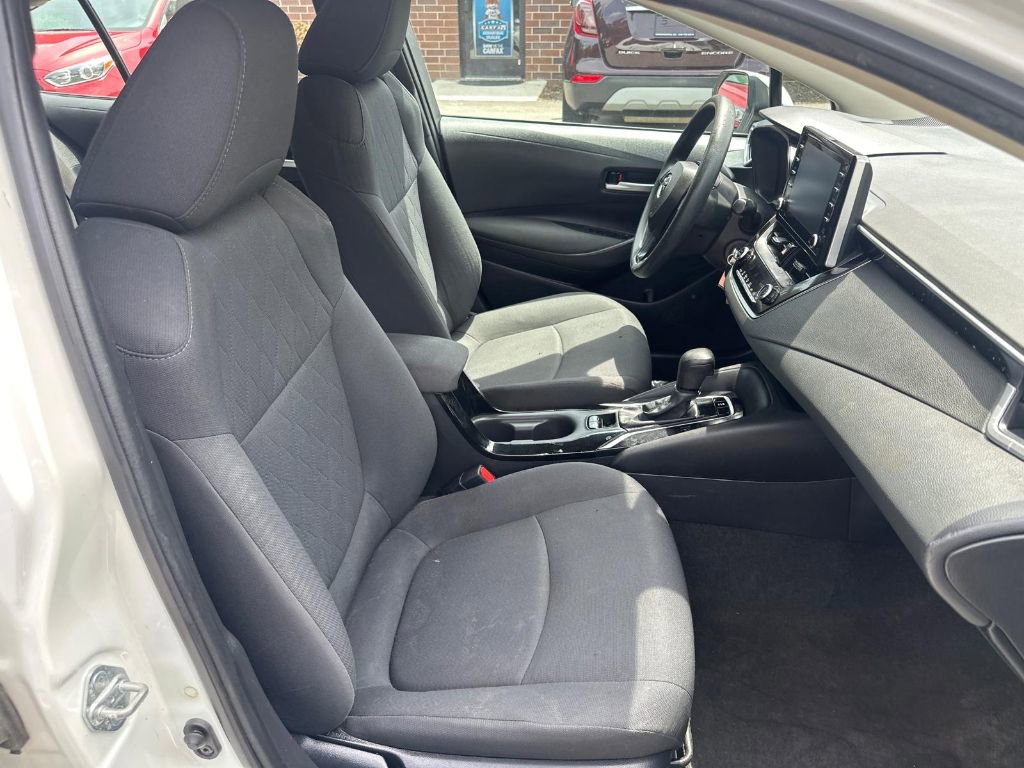Used 2021 Toyota Corolla LE image 18