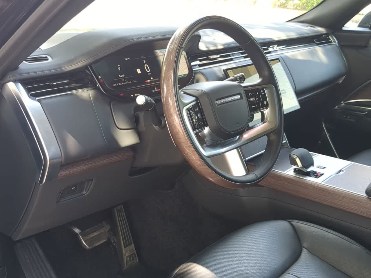 New 2025 Land Rover Range Rover Long Wheelbase SE AWD/4WD image 10