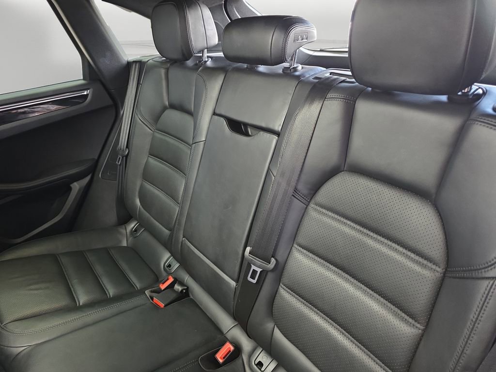 Used 2015 Porsche Macan Turbo image 13