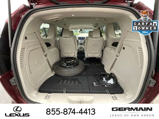 Used 2018 Chrysler Pacifica Touring-L FWD image 22
