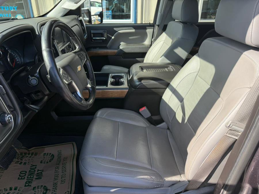 Used 2016 Chevrolet Silverado 2500 LTZ w/ LTZ Plus Package image 12