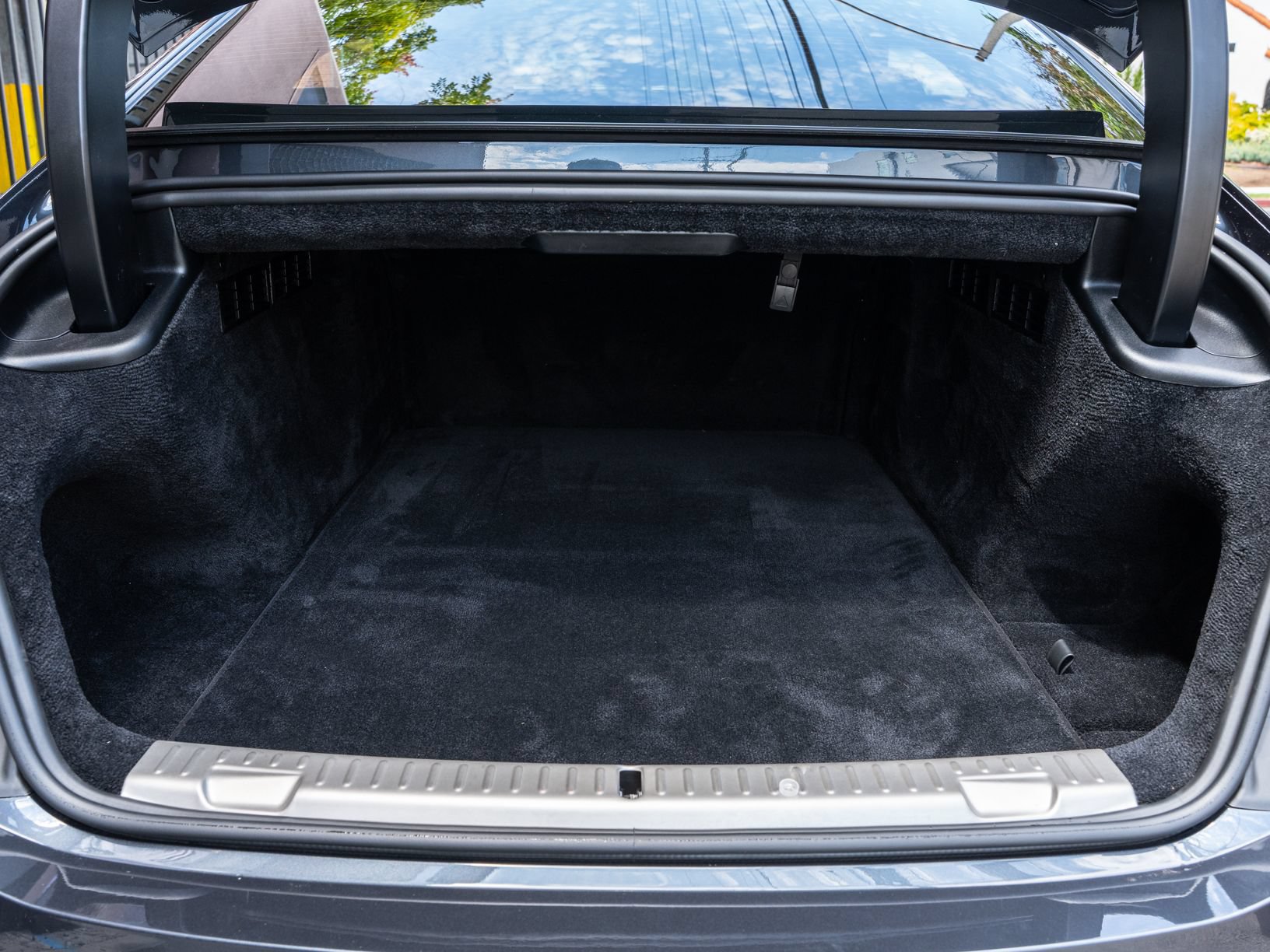 Used 2024 Rolls-Royce Spectre w/ Spectre Launch Package AWD/4WD image 39